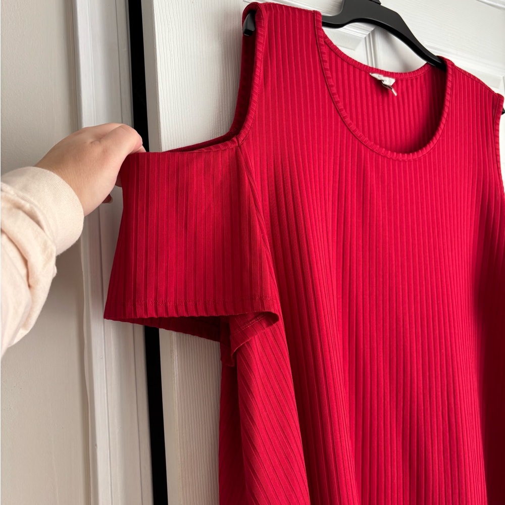 Elegant Red Cold Shoulder Blouse - Picture 2 of 3